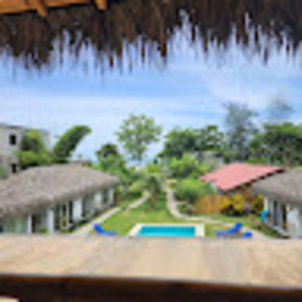 Meet your Posher, Claudia